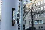 Studentka ASP zrealizowała projekt "Wciąż w Gdyni", który ma przypomnieć historię tajemniczej wizyty UFO w Gdyni w 1959 r. Jej prace można znaleźć w centrum miasta, m.in. w porcie, na plaży oraz przy ul. Świętego Piotra. 