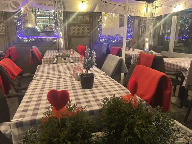 Walentynkowy ogródek Chef restaurant.