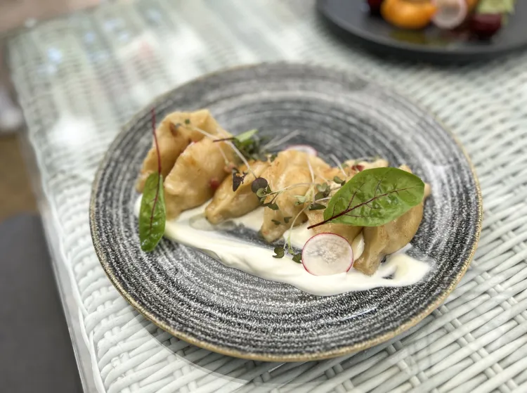 W kolejnym odcinku cyklu "Jemy na mieście" opisuję wizytę w Restauracji Nad Potokiem w Jelitkowie. 