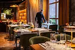 Restauracja Café Xander inspirowana jest kosmopolitycznym duchem, zaskakującą autorską kuchnią, eleganckim wnętrzem i swobodną atmosferą.