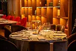 Restauracja Café Xander inspirowana jest kosmopolitycznym duchem, zaskakującą autorską kuchnią, eleganckim wnętrzem i swobodną atmosferą.