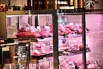 W Crazy Butcher w Gdańsku działa nie tylko sklep mięsny, ale również bistro. Na miejscu dostaniemy nie tylko wyselekcjonowaną wołowinę, ale także świeże wędliny oraz mięso wieprzowe i jagnięcinę.