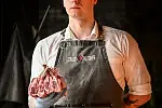 W Crazy Butcher w Gdańsku działa nie tylko sklep mięsny, ale również bistro. Na miejscu dostaniemy nie tylko wyselekcjonowaną wołowinę, ale także świeże wędliny oraz mięso wieprzowe i jagnięcinę.