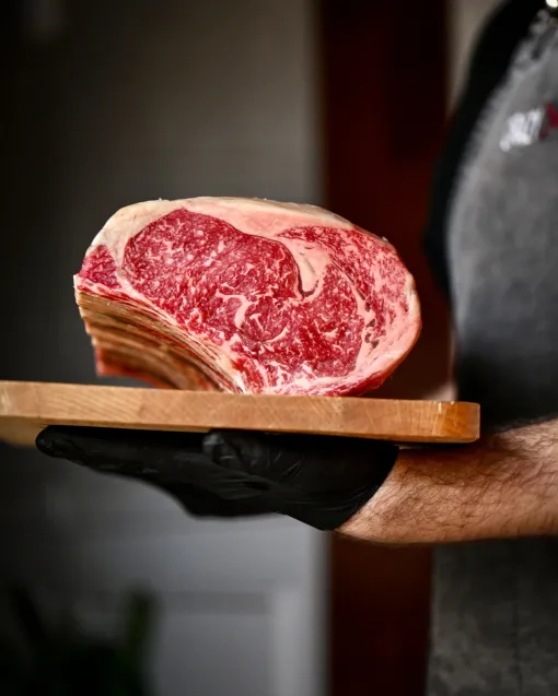 W Crazy Butcher w Gdańsku działa nie tylko sklep mięsny, ale również bistro. Na miejscu dostaniemy nie tylko wyselekcjonowaną wołowinę, ale także świeże wędliny oraz mięso wieprzowe i jagnięcinę.