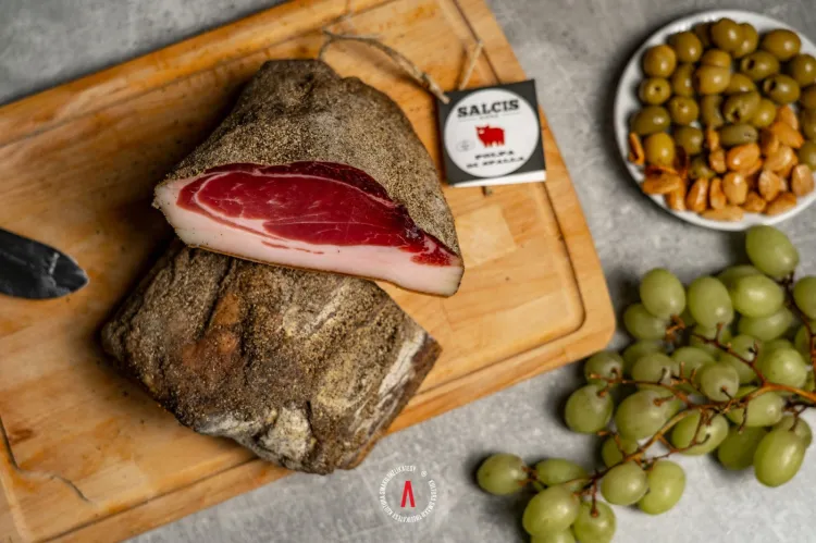 Kultura Smaku w Orłowie to miejsce nawiązujące do tradycyjnych delikatesów. Można tu znaleźć najlepsze produkty od lokalnych dostawców, rodzinnych manufaktur, sprawdzonych rolników i hodowców. 