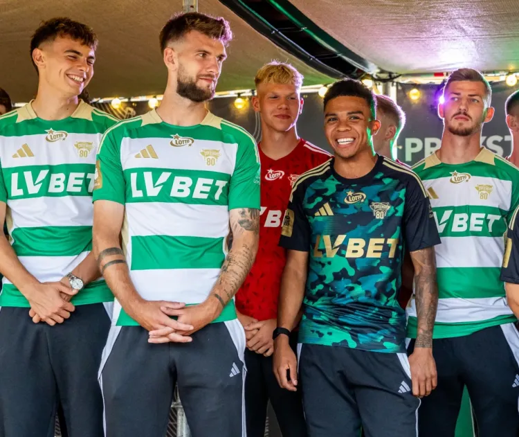 Od lewej: Michał Głogowski, Kacper Sezonienko, Camilo Mena, Dawid Kurminowski. Bez tych piłkarzy Lechia Gdańsk może zagrać w następnej kolejce w Radomiu. 
