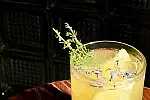 Lemoniada tymianek z lawendą w kawiarni Może Kawy?