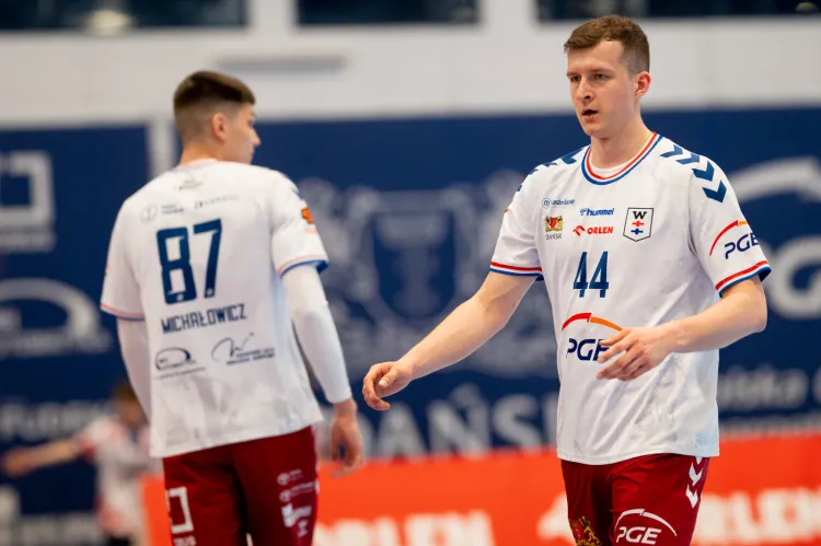 Mikołaj Czapliński, Filip Michałowicz wraz z trzema kolegami z PGE Wybrzeże Gdańsk po spotkaniu w Płocku udadzą się na zgrupowanie kadry przed meczami eliminacji do MŚ 2027 z Austrią