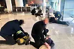 Mężczyźni zostali zatrzymani na lotnisku, kiedy czekali na samolot do Szwecji.  