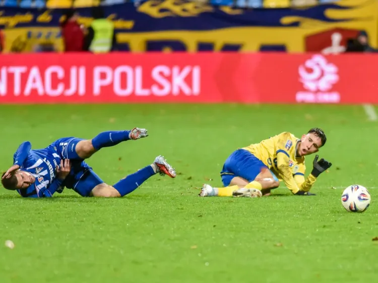 Arka Gdynia w meczu z Górnikiem Zabrze musi podnieść się do skutecznej walki o zwycięstwo, bo bez tego trudno będzie obronić miejsce w PKO BP Ekstraklasie. 