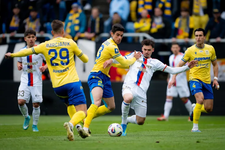 W meczu Arka Gdynia - Górnik Zabrze 0:0 był dużo walki, ale nie padły gole i remis nie cieszy żadnej z drużyn. 