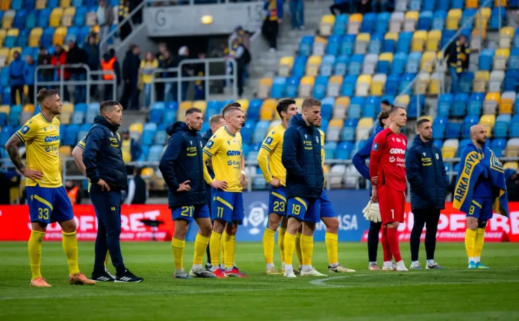Arka Gdynia nie wygrała od pięciu kolejek, a aby się utrzymać potrzebuje zwycięstw. 