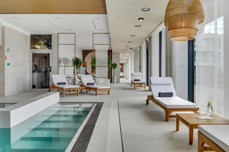 Grano SPA Solmarina to przestrzeń stworzona z inspiracji naturą Wyspy Sobieszewskiej i rytmem nadmorskiego krajobrazu. 