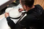 "Sztuka wielu twarzy" w restauracji True w Gdańsku. Na zdjęciu: Sławomir Zięba.