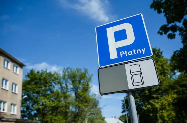 Honorowi obywatele Gdańska nie będą uprawnieni do darmowego parkowania na płatnych miejscach.