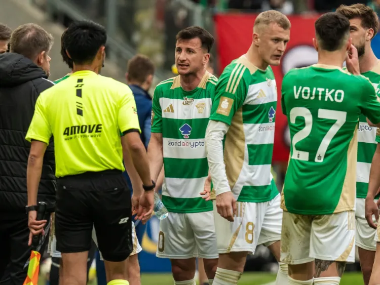 John Carver zdradził, że w Lechii Gdańsk prowadzono rozmowy na różnych szczeblach i "każdy musiał powiedzieć, co mu leży na sercu."