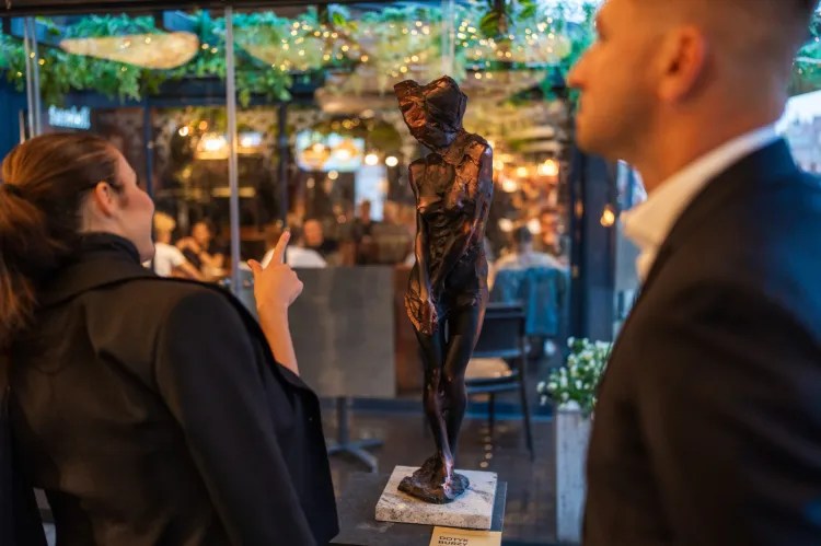 "Sztuka wielu twarzy" w restauracji True w Gdańsku.