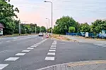 Skrzyżowanie ul. Gdańskiej z Uczniowską (po prawej). Istniejący przejazd zostanie przebudowany tak, aby łączył się z chodnikiem, na którym zostanie dopuszczony ruch rowerowy.