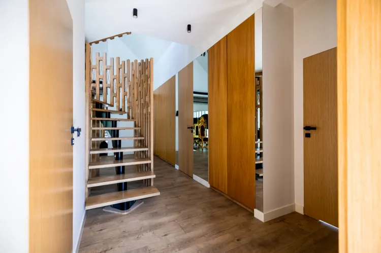 Zaprezentowano trzypoziomowy apartament o powierzchni 263,47 m kw.