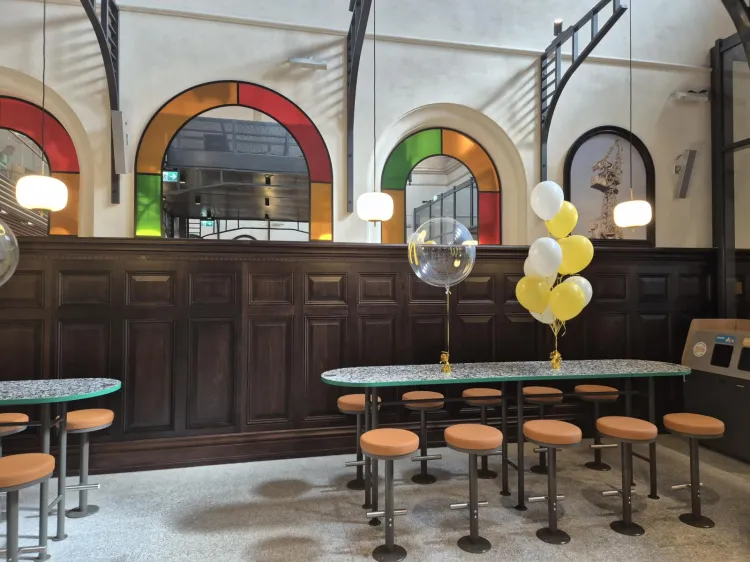 1 czerwca, po ponad 6 latach przerwy, otwarto Mc Donald'sa na Dworcu Głównym w Gdańsku.