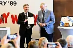 Nagrodę w imieniu Lecha Wałęsy odebrał jego syn, Bogdan.