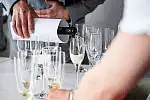 Degustujący oceniali m.in. smak, aromat, poziom słodyczy oraz jakość bąbelków.