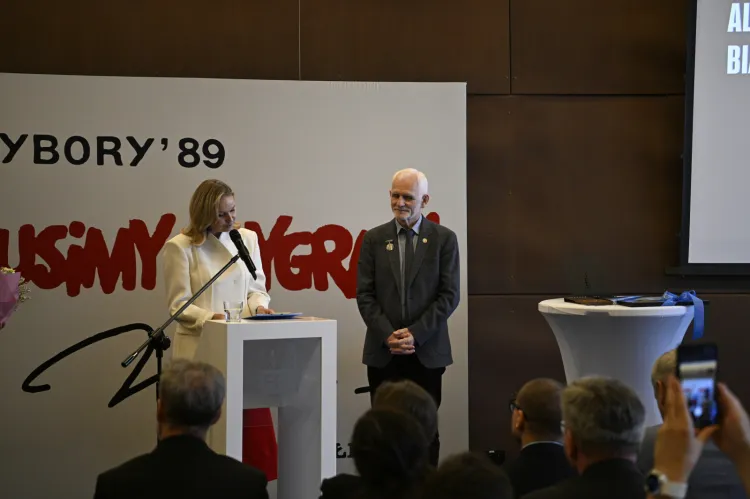 Aleś Bialacki otrzymał Odznakę Solidarności i Praw Człowieka ECS.