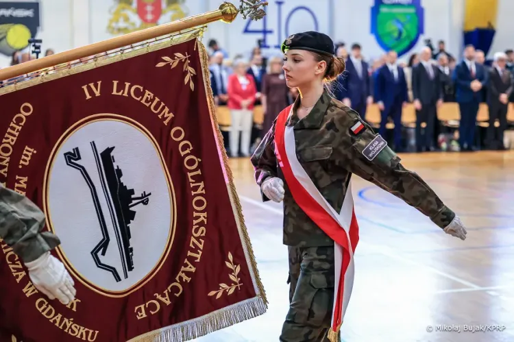 Karol Nawrocki prezydent RP wziął udział w uroczystości 80-lecia IV Liceum Ogólnokształcącego w Gdańsku.
