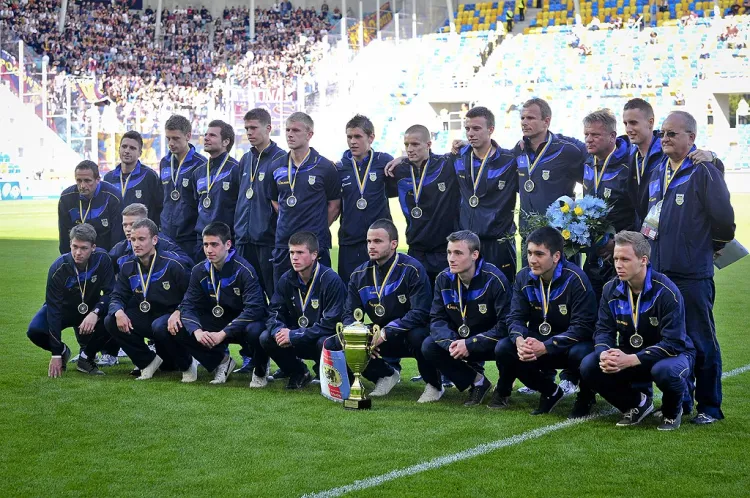 Rezerwy Arki jako jedna z trzech trójmiejskich drużyn zaliczyły awans. Jednak wobec zapowiedzi ograniczenia budżetu gdyńskiego klubu ich gra w III lidze staje pod znakiem zapytania. 