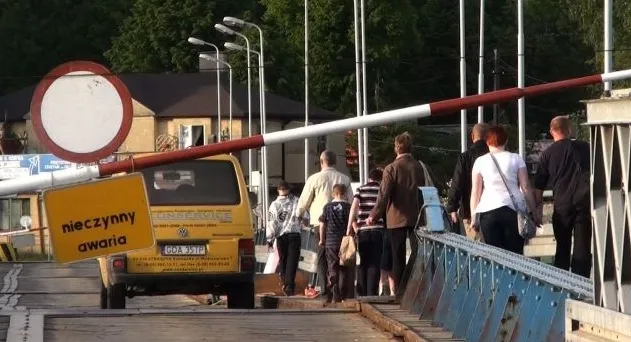 Mieszkańcy Wyspy Sobieszewskiej w godz. 6-22 nie mogą przejeżdżać przez most pontonowy.