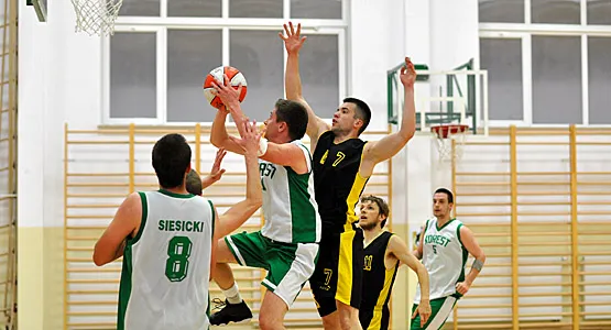 Po wyrównanym początku koszykarze Wu Team Gdańsk pokonali w półfinale zespół Korest Sopot i zagrają w finale o Puchar Pomorza.