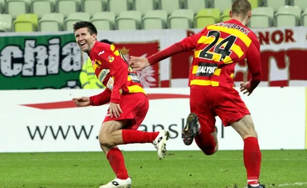 W minionym sezonie Grzegorz Rasiak strzelił dwa gole w ekstraklasie. Jeden z nich był na wagę wygranej Jagiellonii nad Lechią w Gdańsku. 