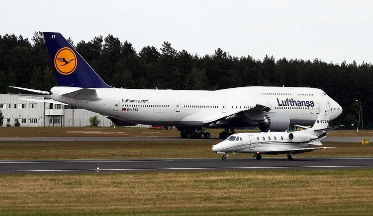 W czerwcu na lotnisku w Rębiechowie wylądował m.in. najdłuższy samolot pasażerski świata, czyli latający w barwach Lufthansy Boeing 747-800.
