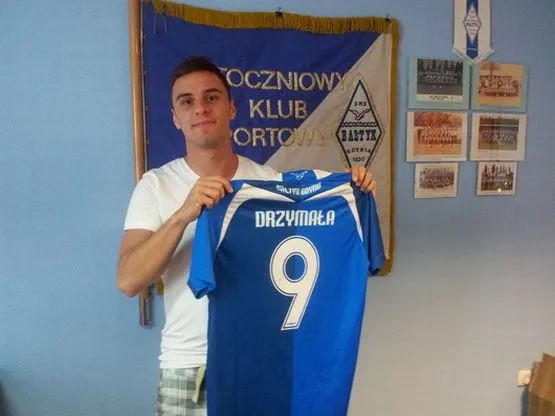 Michał Drzymała to kolejny piłkarz, który trafił do Bałtyku z Orkana Rumia. Dla pomocnika jest to powrót do zespołu biało-niebieskich, który reprezentował w latach 2009-2011.