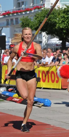 Powracająca po kontuzji Anna Rogowska w swoim pierwszym starcie w sezonie letnim zapewniła sobie minimum olimpijskie.
