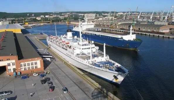 Koszt całkowity rozbudowy nabrzeża do obsługi statków ro-ro wynosi ponad 119 milionów złotych.