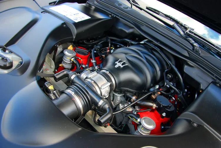 4.7-litrowy silnik V8 o mocy 440 KM.
