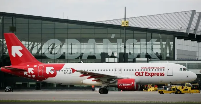 Samolot OLT Express na lotnisku w Gdańsku.