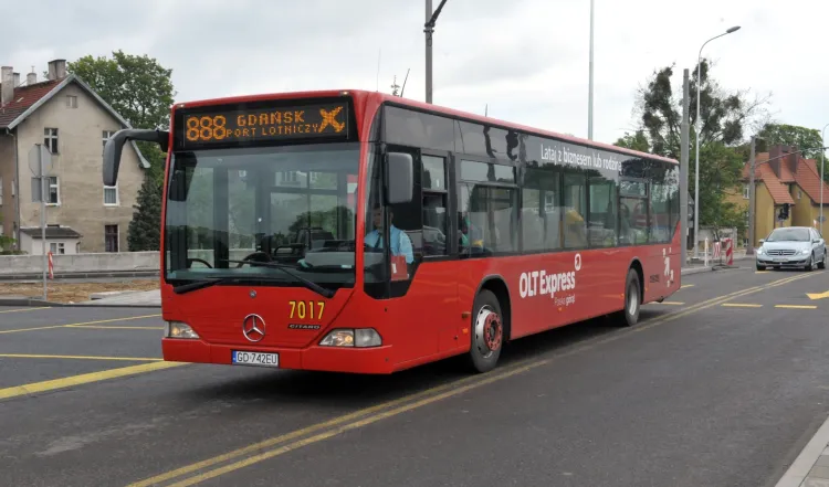 Linia autobusowa 888 cieszyła się sporą popularnością. 