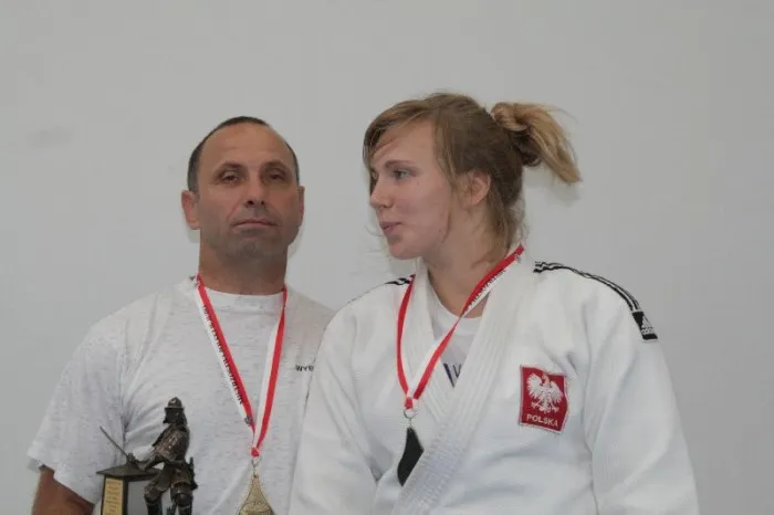 Daria Pogorzelec (na zdjęciu z trenerem Tomaszem Lisickim) turniej olimpijski rozpoczęła od dwóch wygranych, ale dwie kolejne walki przegrała i straciła szanse na podium. 