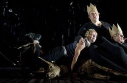 Trudno wymarzyć sobie lepszy finał XVI Festiwalu Szekspirowskiego niż wybitny spektakl Luca Percevala "Hamlet", w którym główny bohater występuje w dwóch osobach.