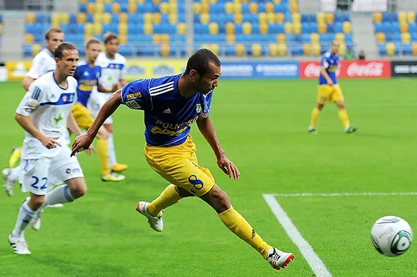 Brazylijczyk Marcus jest jednym z pięciu piłkarzy, którzy mogą grać w ataku Arki. W "11" miejsce jest co najwyżej dla dwóch.