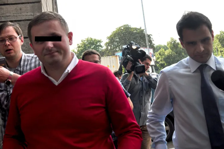W dniu 17 sierpnia 2012 r. postanowieniem Prokuratury Okręgowej w Gdańsku przedstawiono podejrzanemu Marcinowi P. zarzuty dokonania przestępstw związanych z funkcjonowaniem Amber Gold.