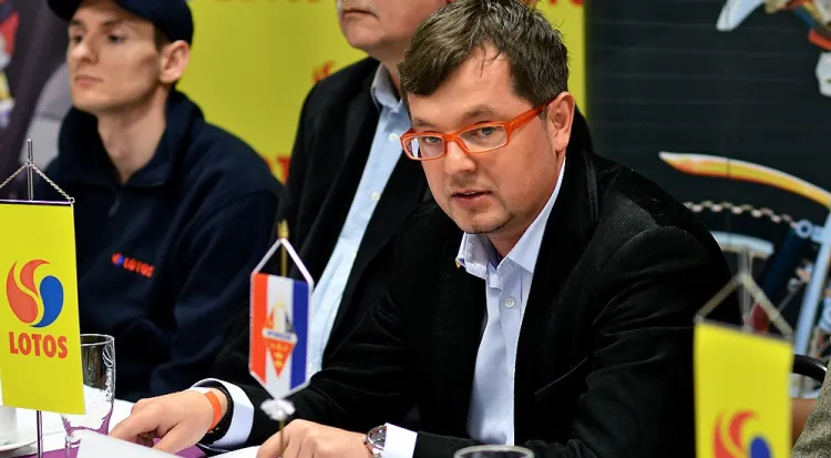 Maciej Polny został pozytywnie oceniony przez Radę Nadzorczą i nadal będzie prezesem Wybrzeża. 