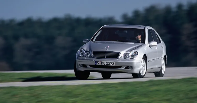 Twój Mercedes ma więcej niż cztery lata? Sprawdź najnowsza ofertę producenta.