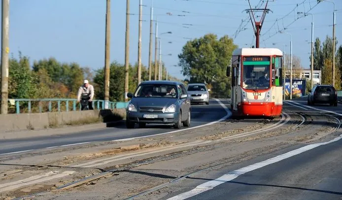 Linia tramwajowa ze śródmieścia Gdańska na Przeróbkę jest w fatalnym stanie, nie tylko na Moście Siennickim.
