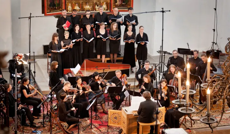 Goldberg Baroque Ensemble to zespół złożony z muzyków grających na oryginalnych instrumentach lub ich kopiach. Wraz z zaproszonymi gośćmi wezmą udział w prapremierowym wykonaniu "Pasji" Jahanna Balthasara Freislicha 9 września. 