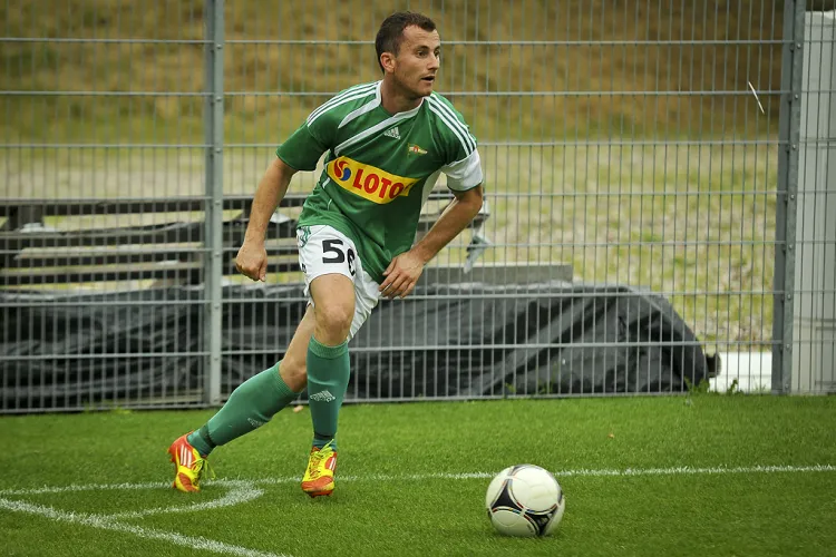 Piotr Wiśniewski opuścił trzy ostatnie mecze w ekstraklasie. O swoich snajperskich umiejętnościach przypomina w III lidze. Bałtykowi strzelił dwa gole.