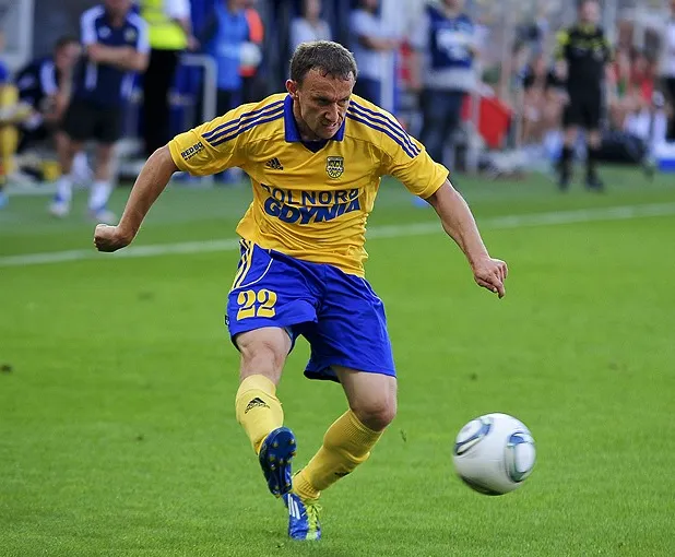 Damian Krajanowski strzelił gola Polonii, a następnie wraz z innymi piłkarzami pobiegł do Petra Nemca, aby zademonstrować, że drużyna jest ze szkoleniowcem. 