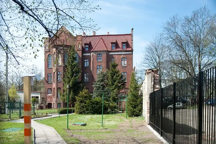 Siostry elżbietanki zajmowały budynek na Targu Rakowym od 1887 roku. 